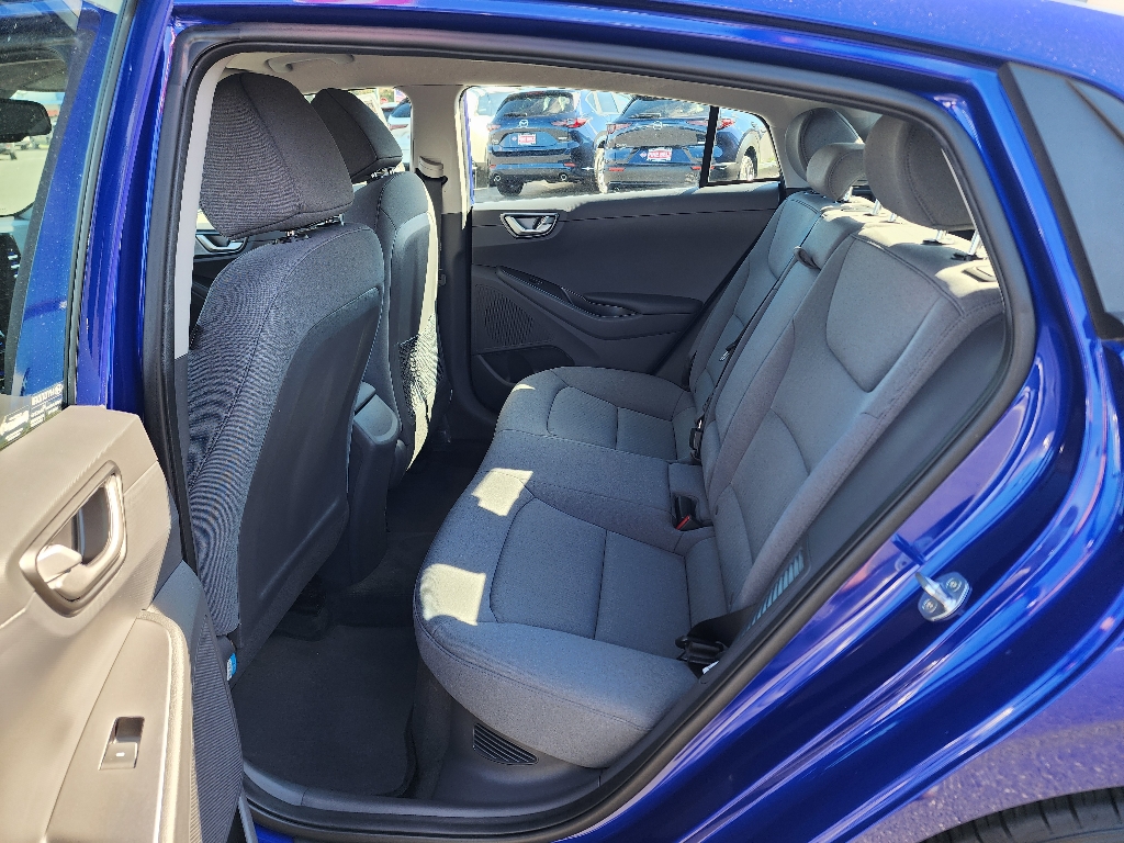2021 Hyundai Ioniq Plug-In Hybrid SE photo 26