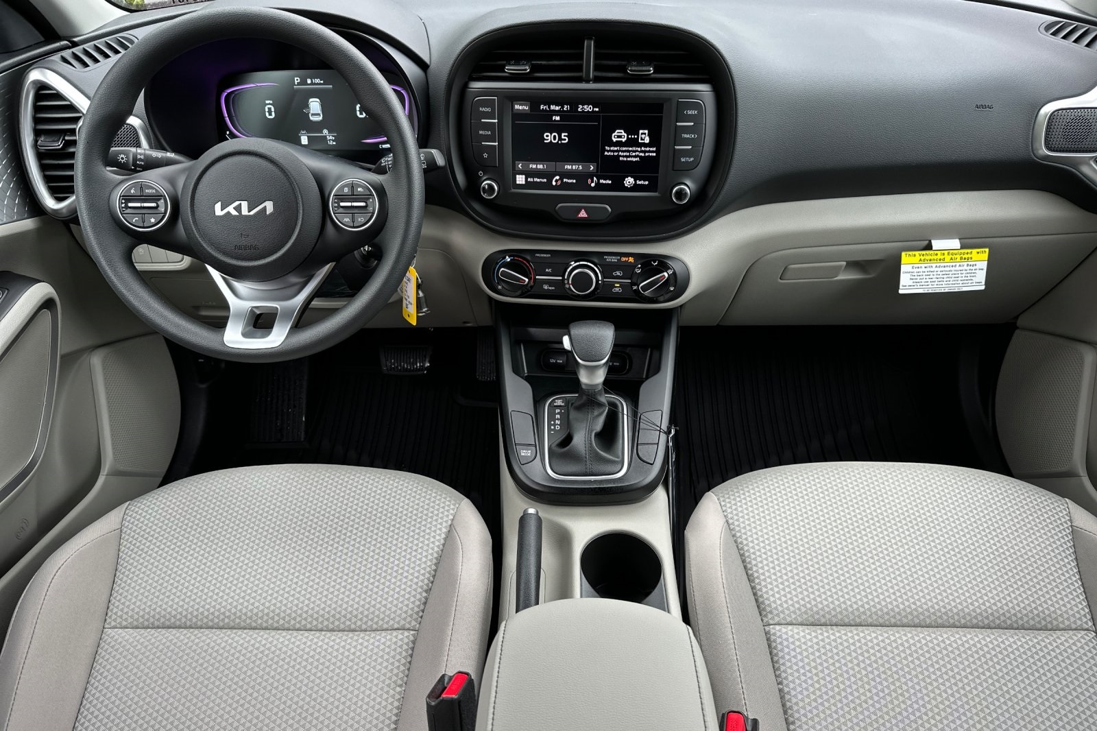 2025 Kia Soul LX photo 9
