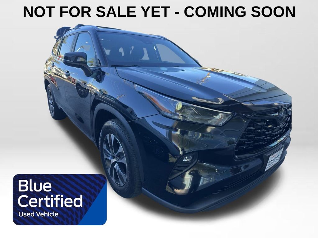 2023 Toyota Highlander XLE's photo