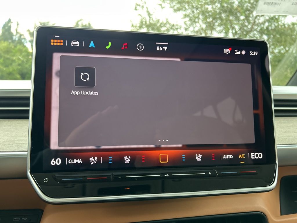 2025 Volkswagen ID. Buzz Pro Plus photo 24