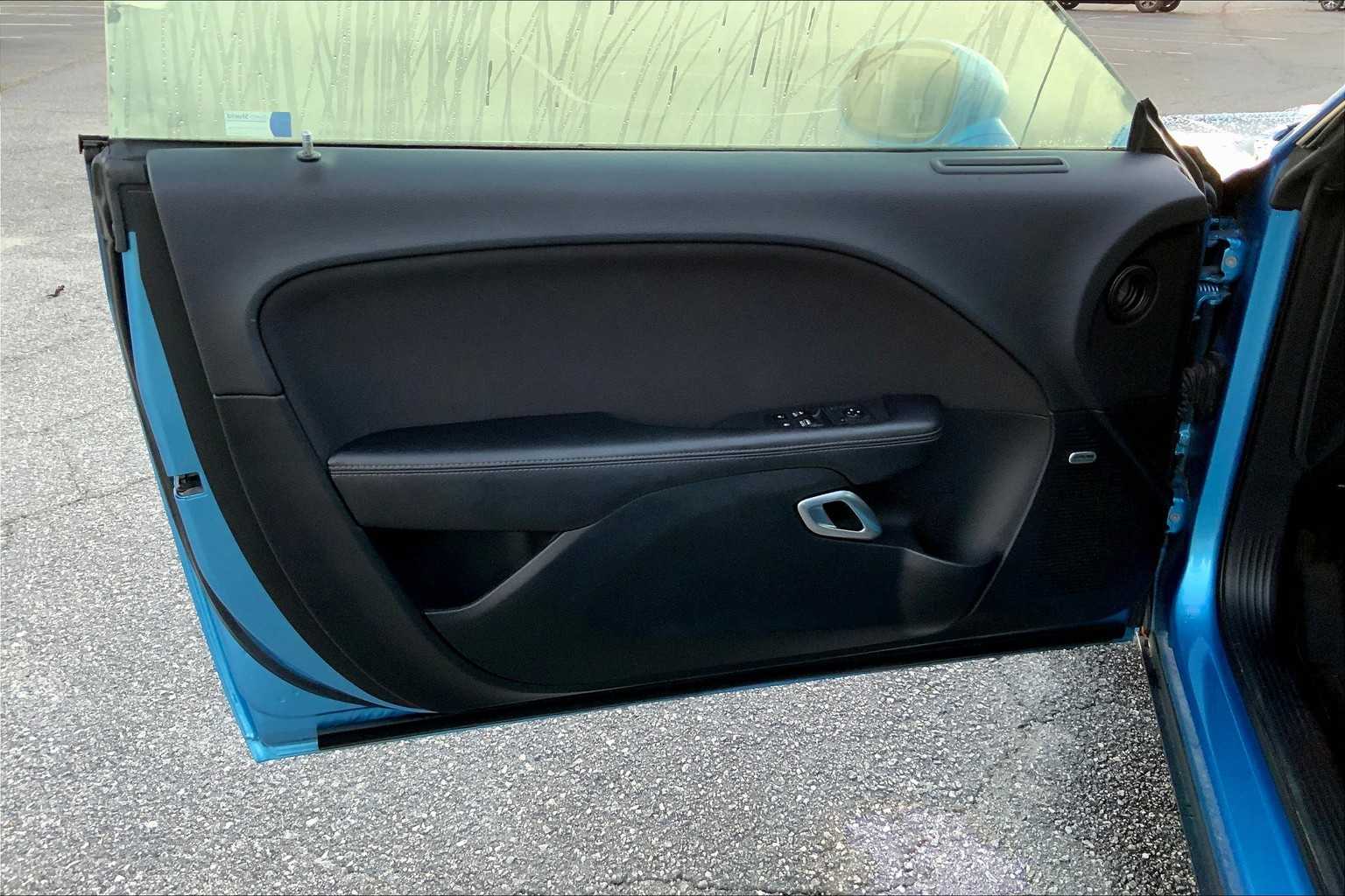 2018 Dodge Challenger R/T Shaker photo 17