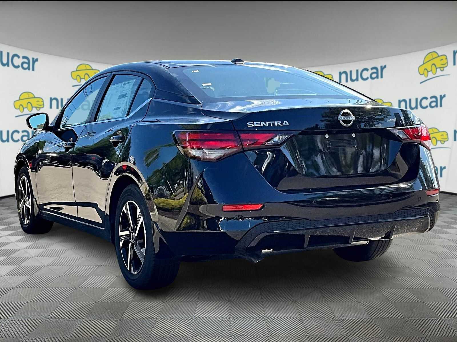2025 Nissan Sentra SV photo 4