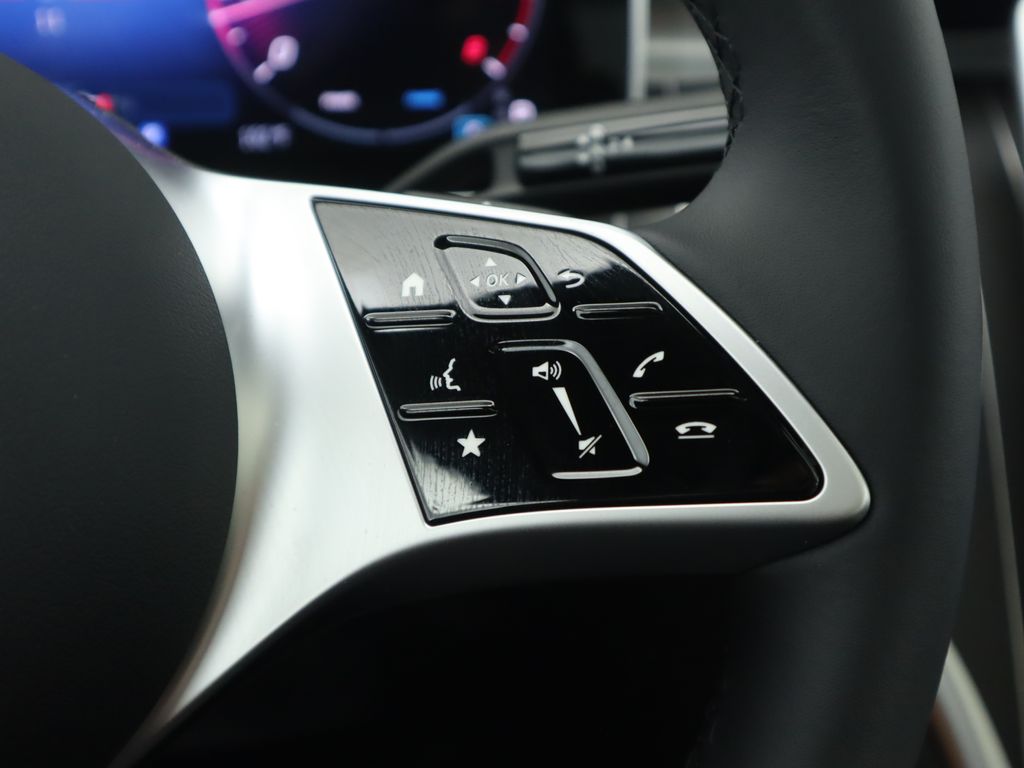2025 Mercedes Benz C 300 photo 12