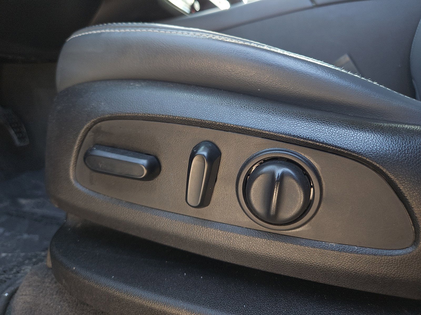 2019 Buick Enclave Essence photo 25