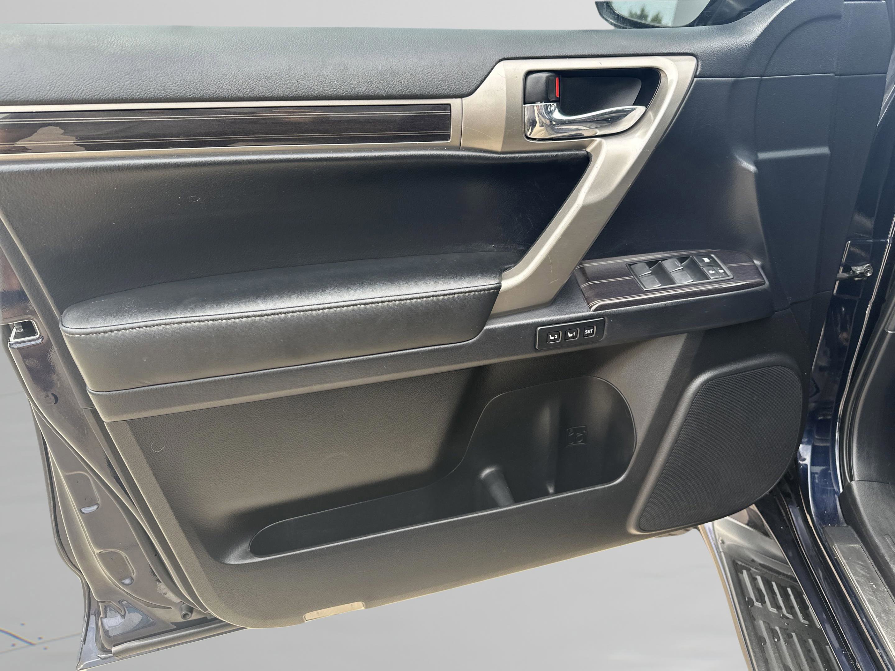 2020 Lexus GX 460 photo 8