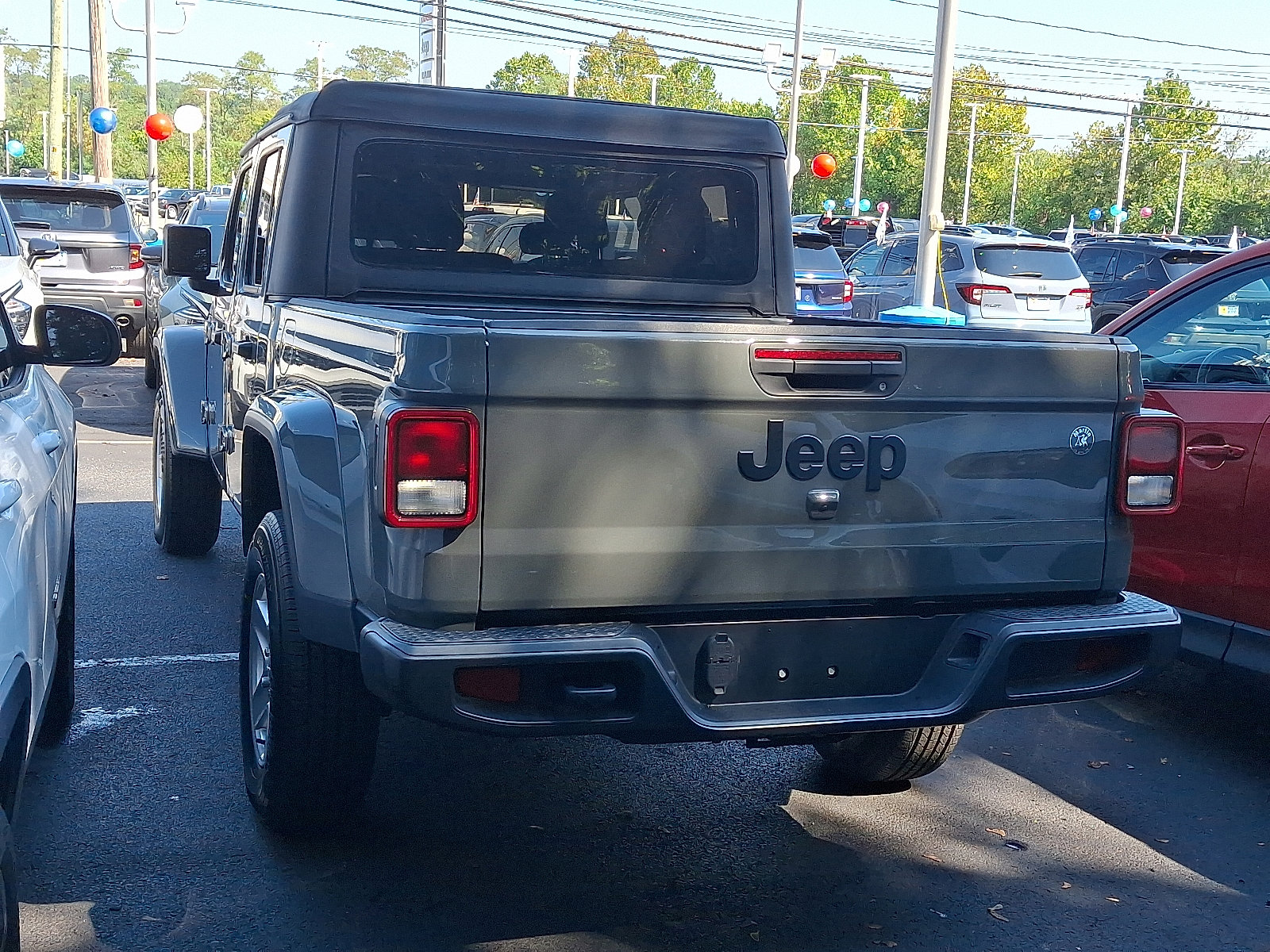 2022 Jeep Gladiator Sport S photo 3