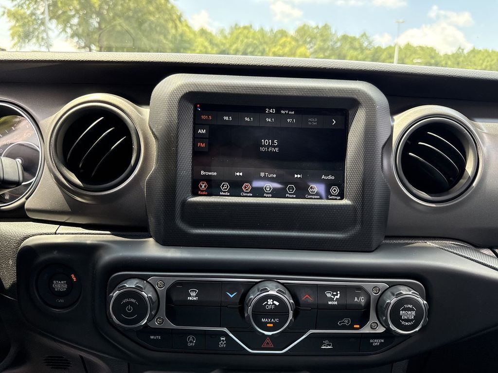 2023 Jeep Gladiator Sport photo 16