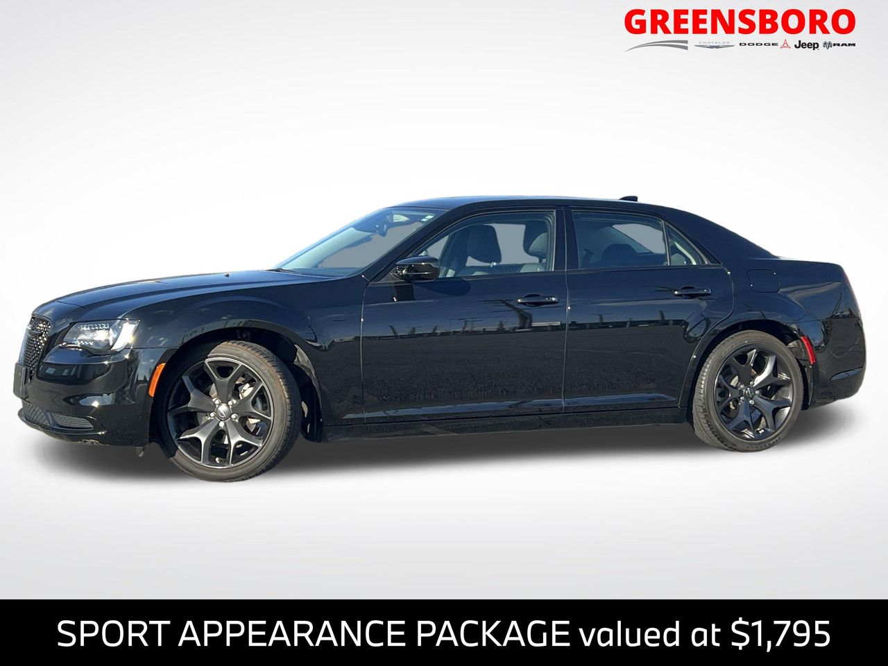 2023 Chrysler 300 Touring's photo