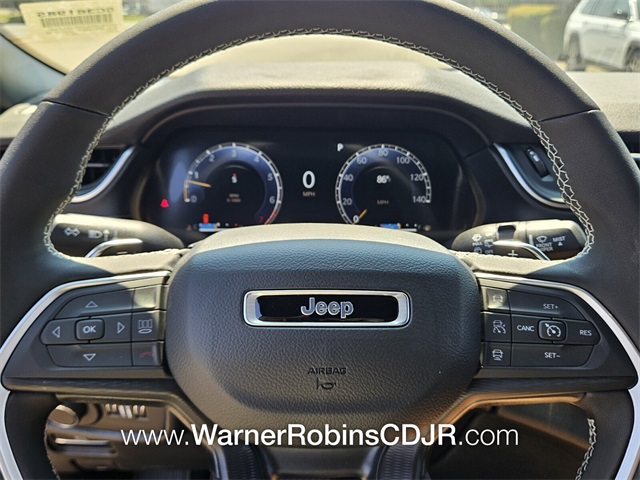 2025 Jeep Grand Cherokee Laredo photo 22