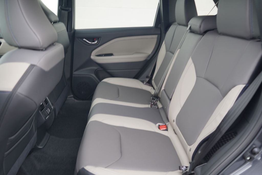 2025 Subaru Forester Limited photo 5