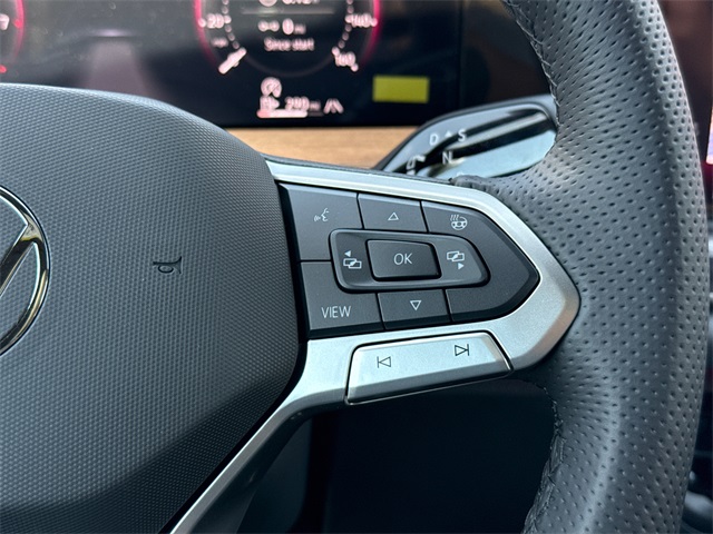 2025 Volkswagen Tiguan SEL R-Line Black photo 26