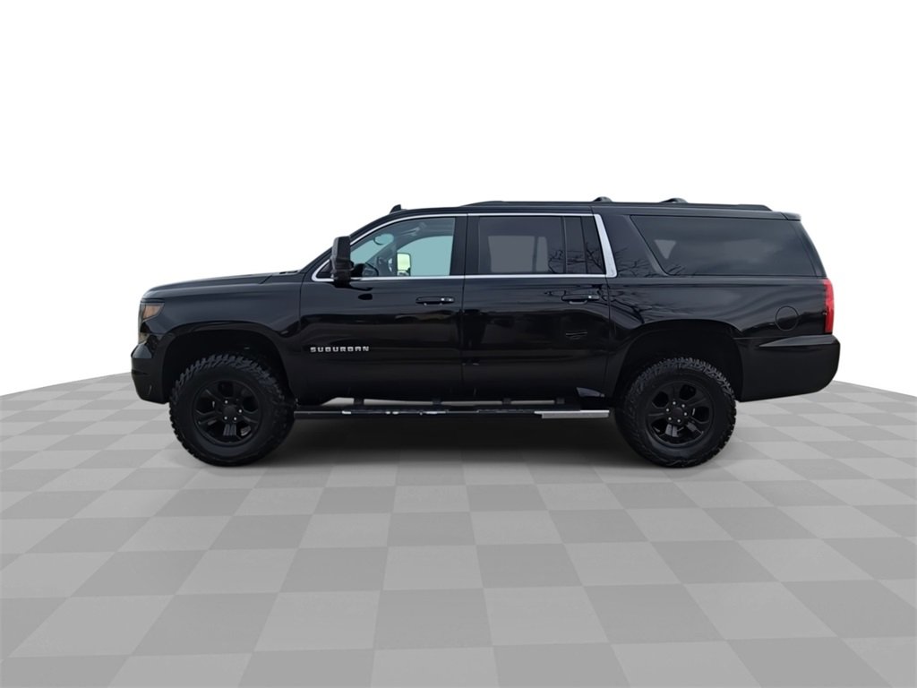 2015 Chevrolet Suburban LT photo 2