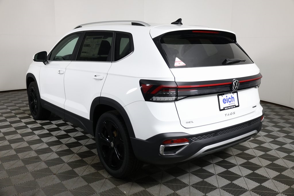 2025 Volkswagen Taos SEL photo 2