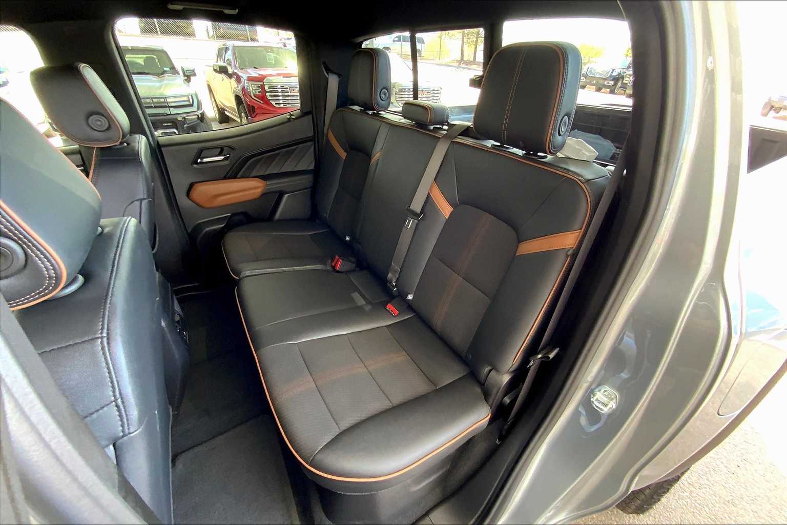 2025 Gmc Canyon AT4 photo 19