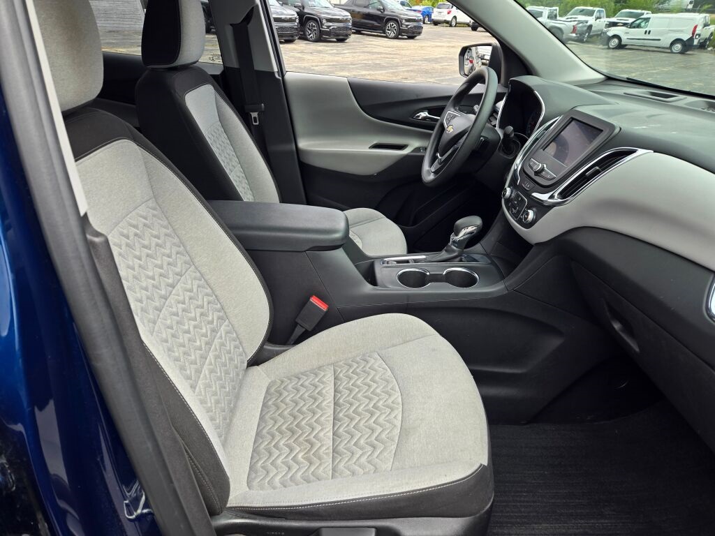 2022 Chevrolet Equinox LS photo 4