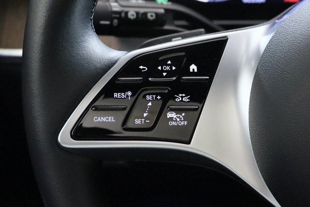 2024 Mercedes Benz GLC 4MATIC 300 photo 5