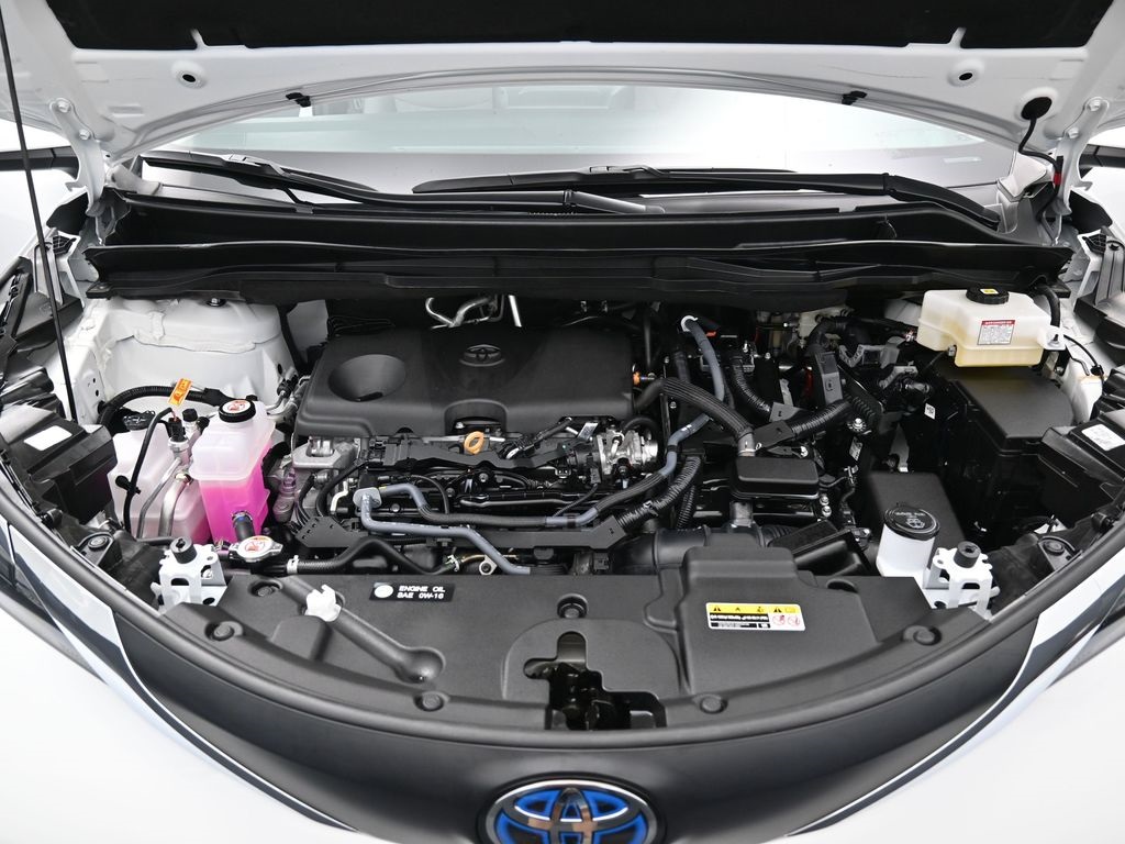 2025 Toyota Sienna LE photo 32