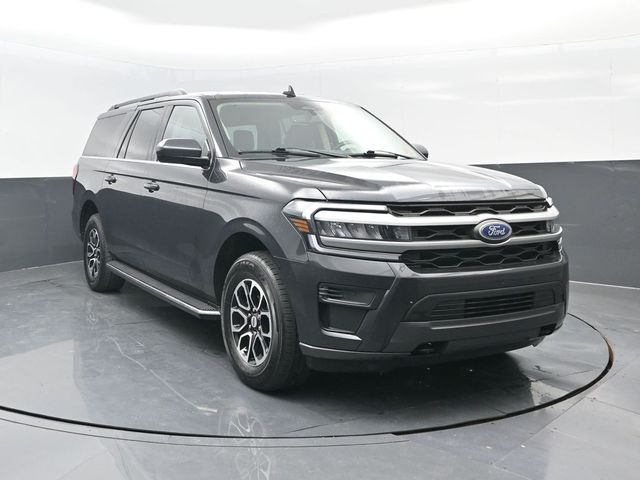 2023 Ford Expedition MAX XLT photo 2