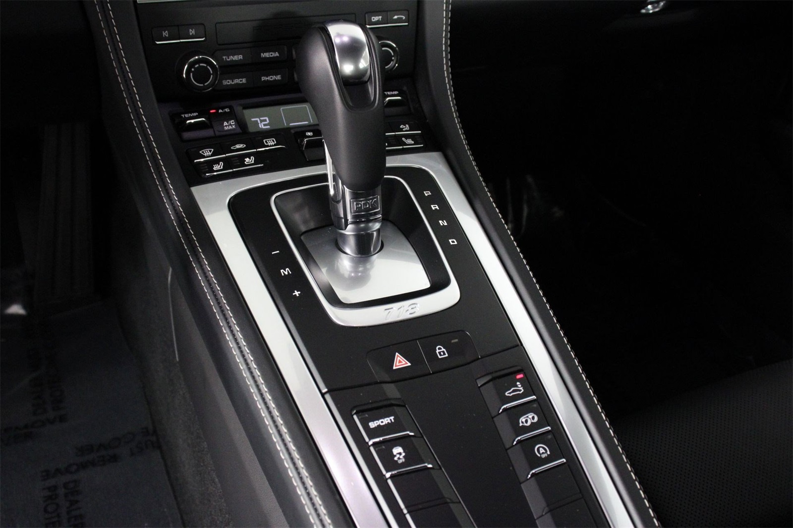 2025 Porsche Cayman photo 16