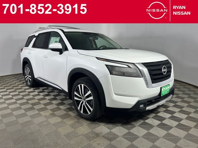 2025 Nissan Pathfinder Platinum's photo