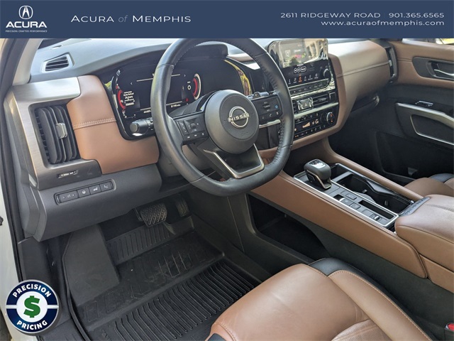 2023 Nissan Pathfinder Platinum photo 10