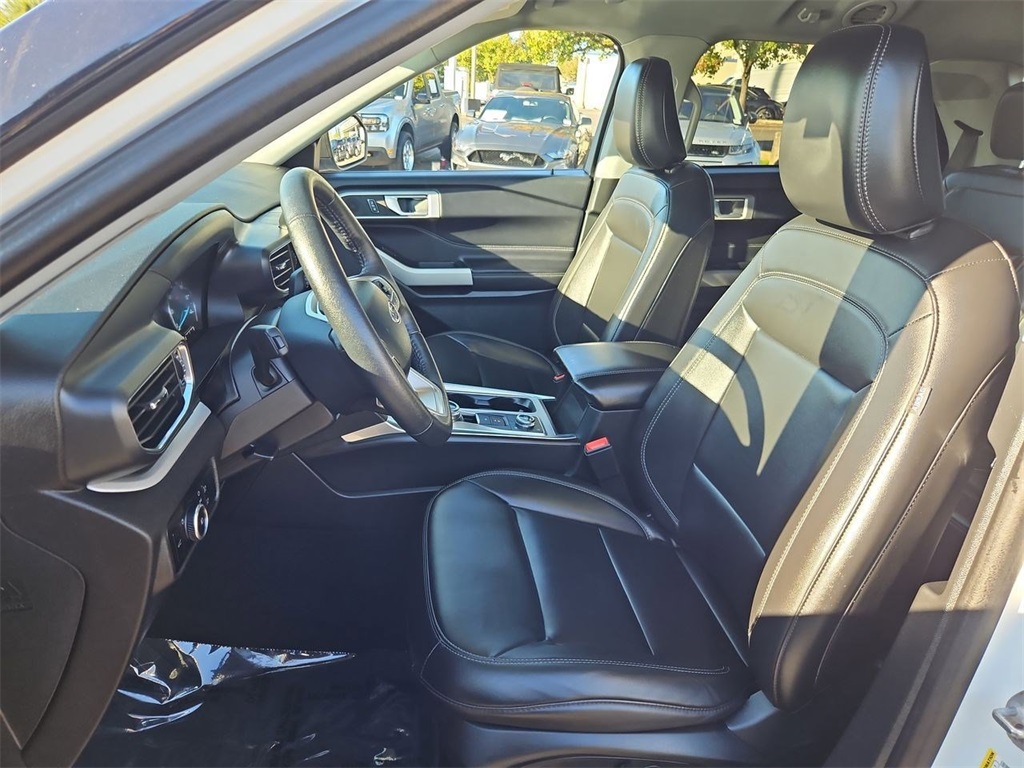 2024 Ford Explorer XLT photo 13