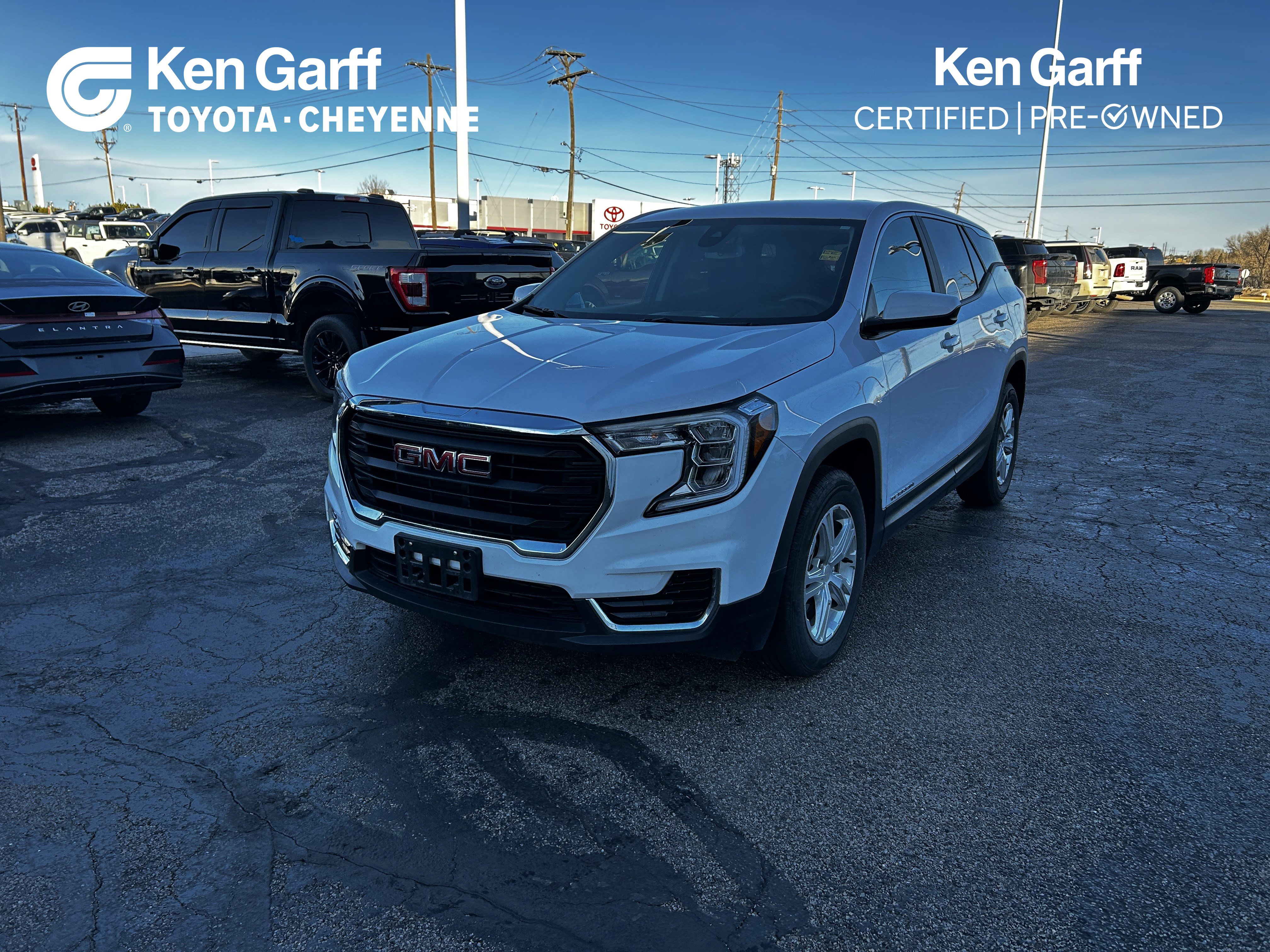 2024 GMC Terrain SLE's photo