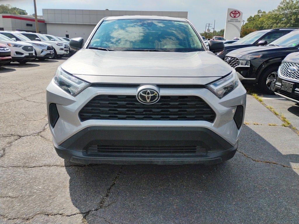 2024 Toyota RAV4 LE photo 4