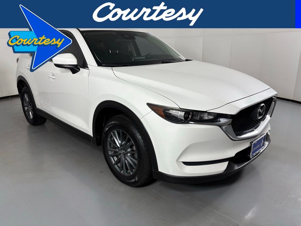2017 Mazda CX-5 Sport's photo
