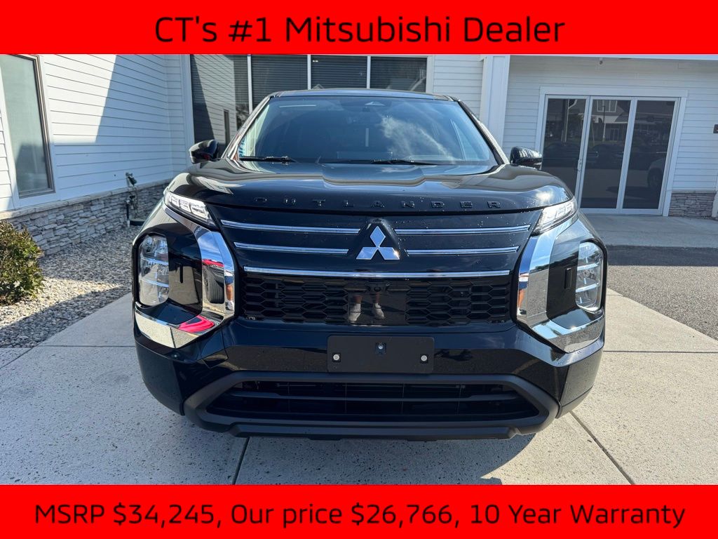 2025 Mitsubishi Outlander ES photo 2