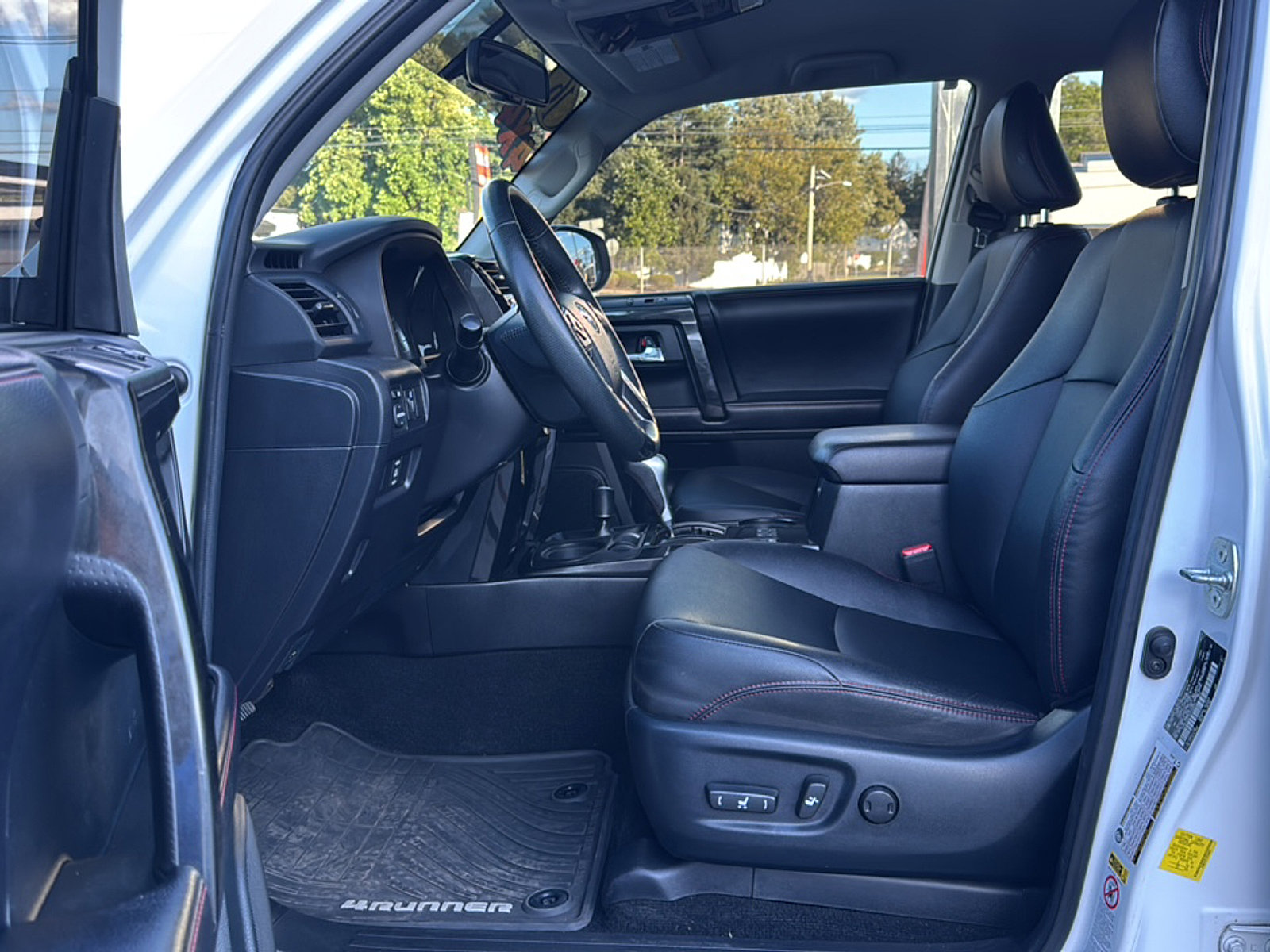 2016 Toyota 4Runner TRD Pro photo 15