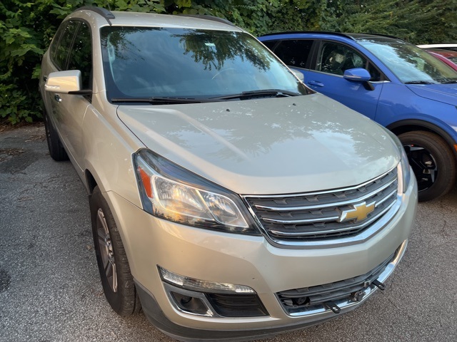 2015 Chevrolet Traverse 2LT photo 2