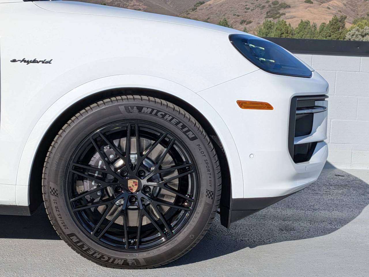 2026 Porsche Cayenne Base photo 10