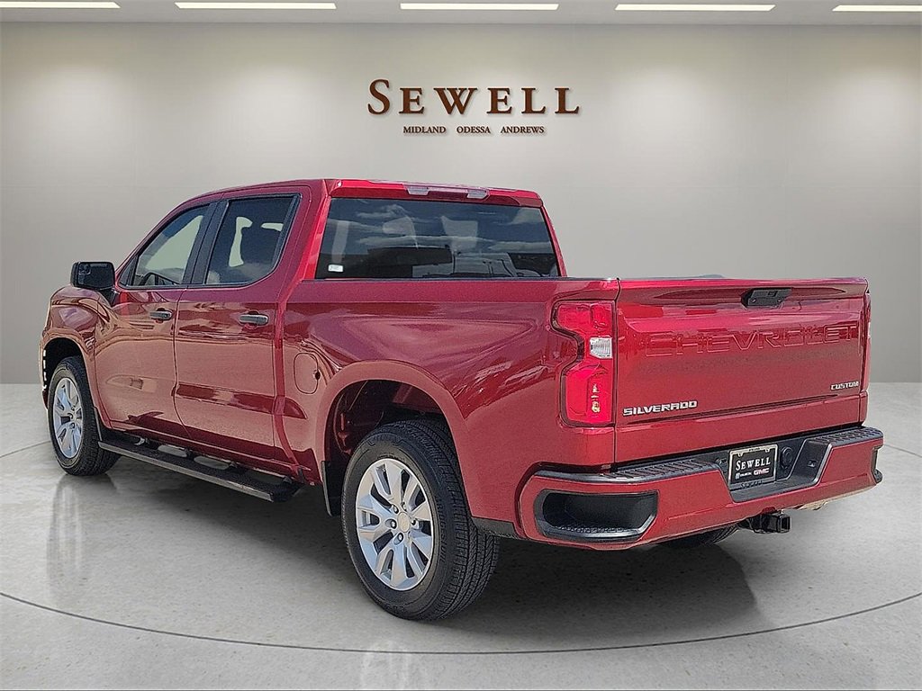 2021 Chevrolet Silverado 1500 Custom photo 2