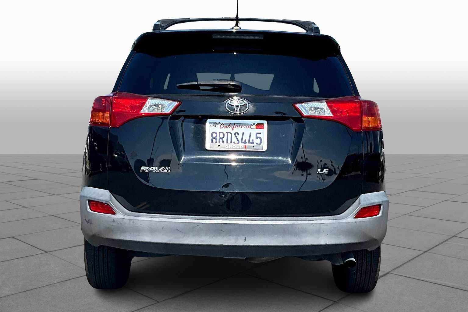 2014 Toyota RAV4 LE photo 4