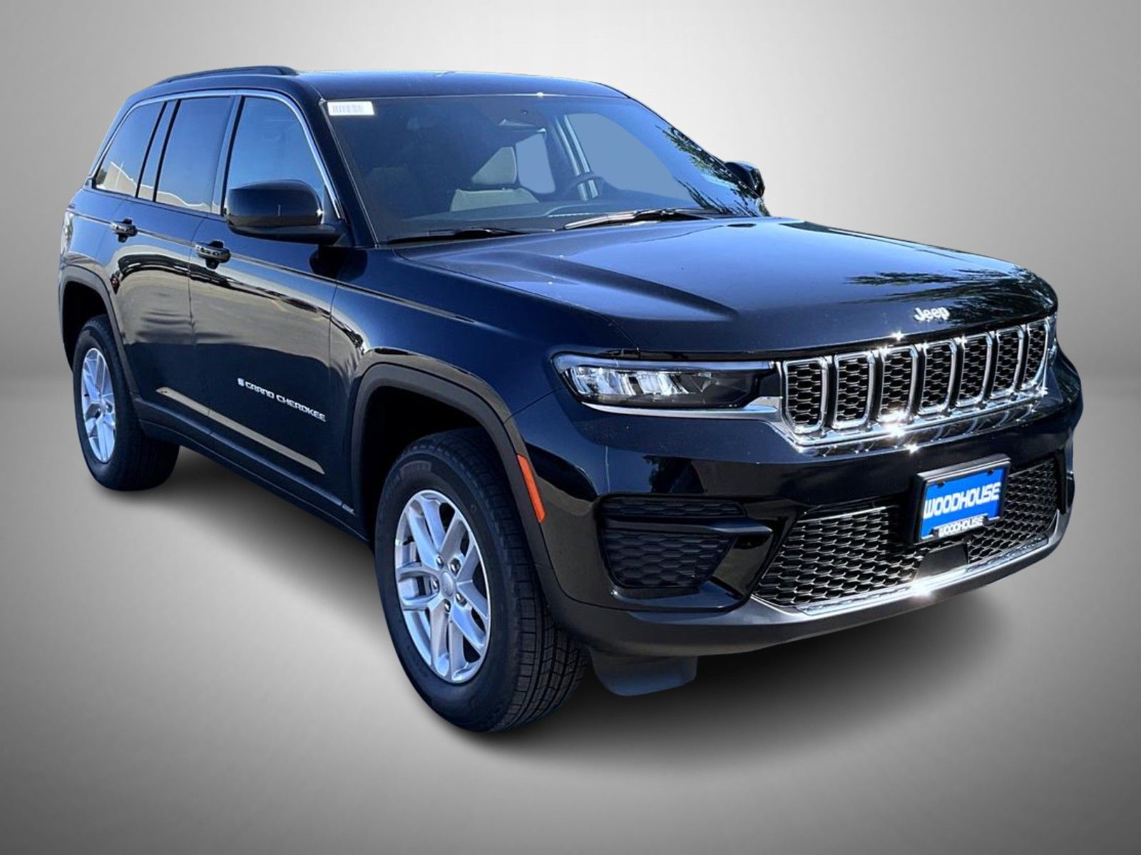 2025 Jeep Grand Cherokee Laredo X photo 3