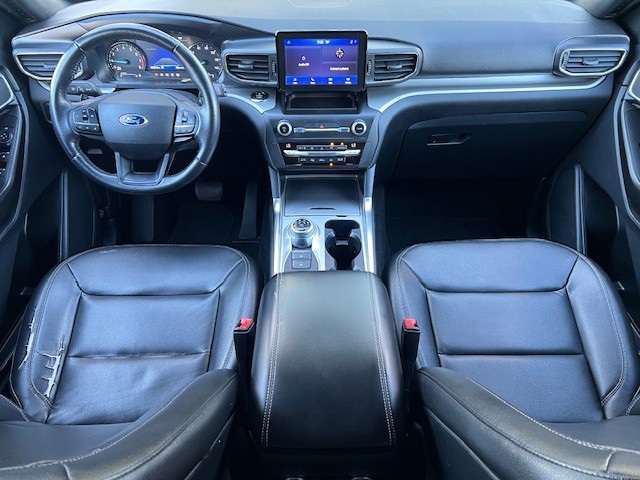 2020 Ford Explorer XLT photo 17