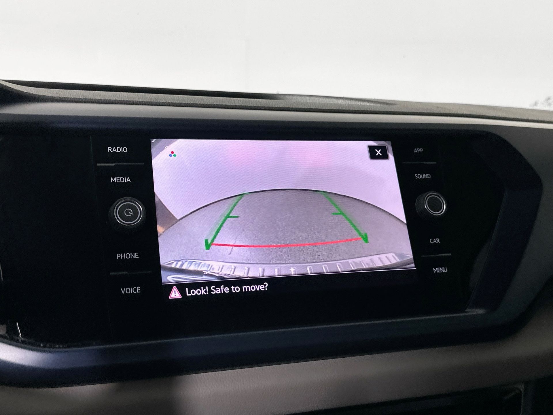 2022 Volkswagen Taos SE photo 11