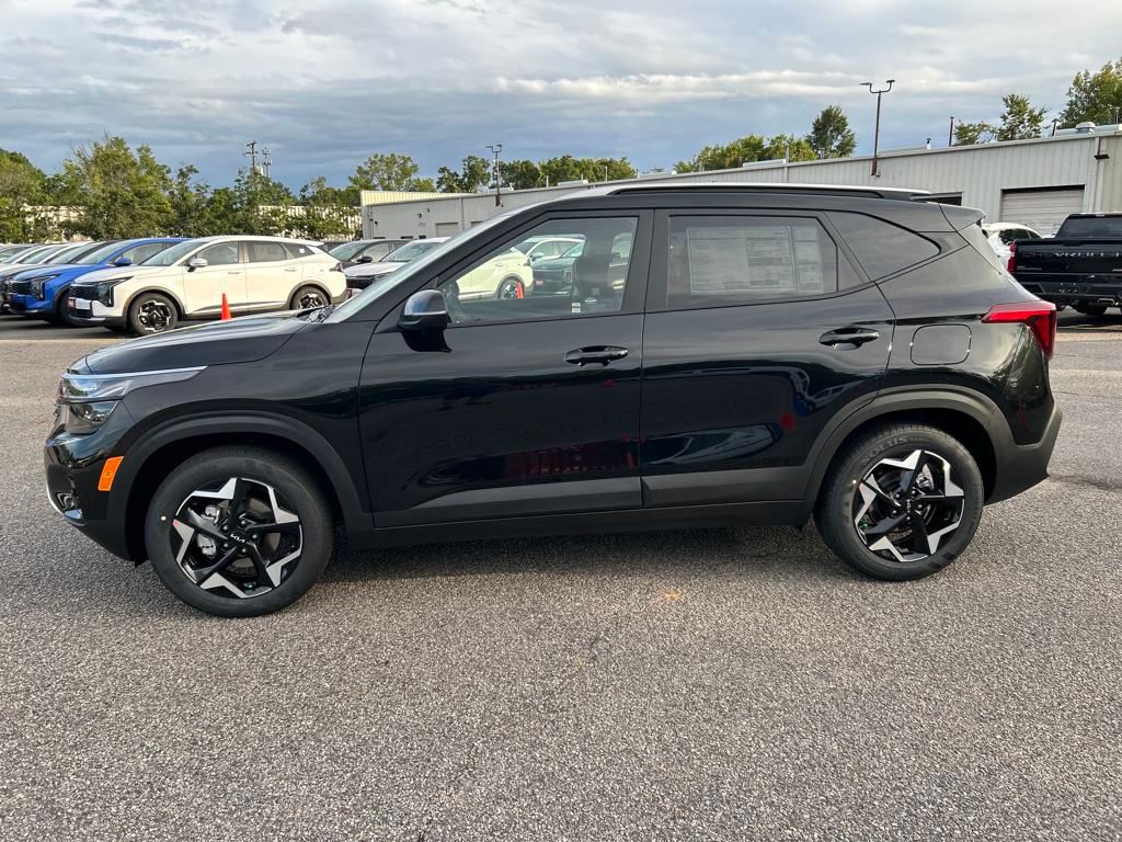 2026 Kia Seltos S photo 2