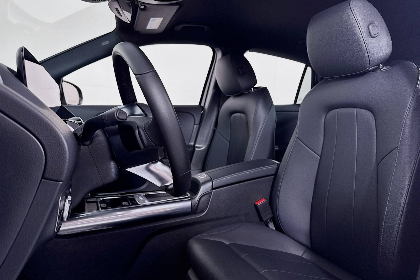 2025 Mercedes Benz GLA 250 photo 14