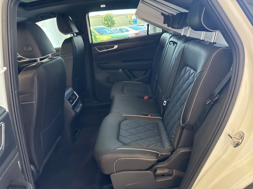 2026 Volkswagen Atlas Cross Sport SEL Premium R-Line photo 15