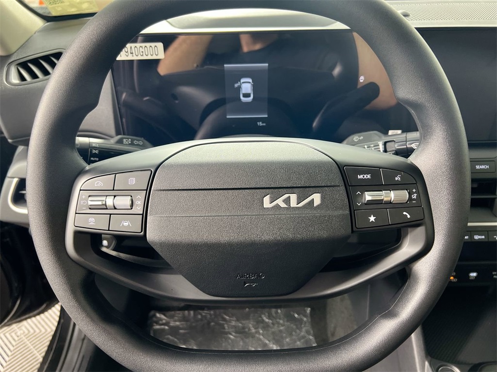 2025 Kia K4 LX photo 16