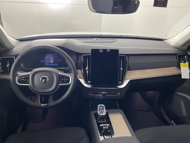 2025 Volvo XC90 T8 AWD Plus photo 37