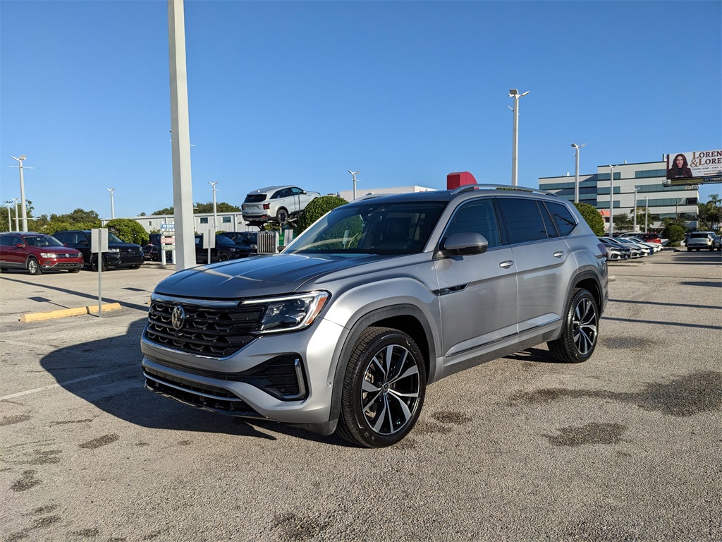 2024 Volkswagen Atlas SEL Premium R-Line photo 2