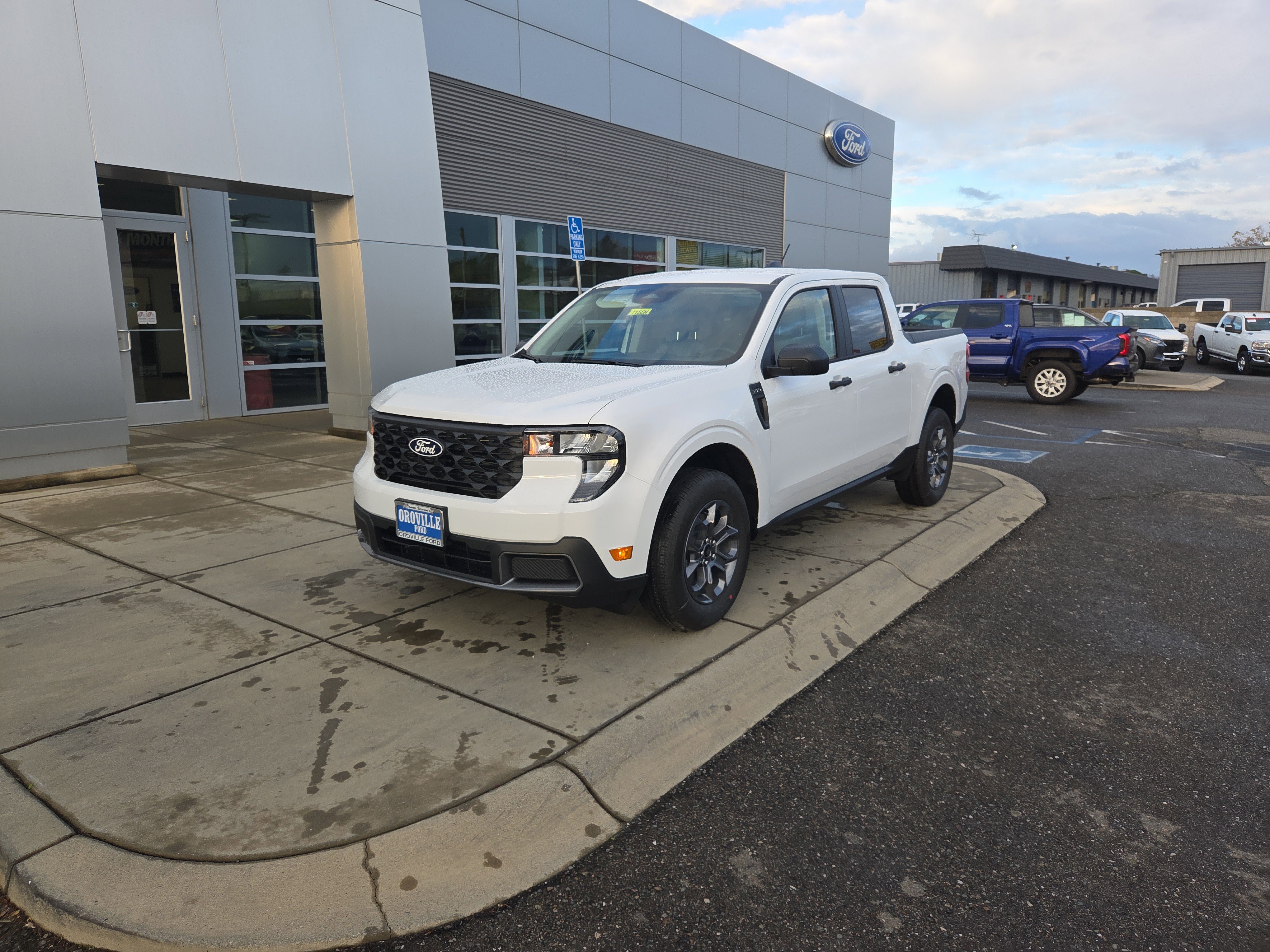2025 Ford Maverick XLT's photo