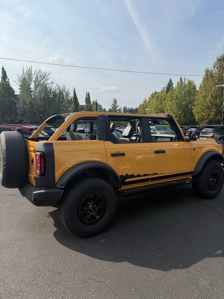 2022 Ford Bronco Wildtrak photo 2
