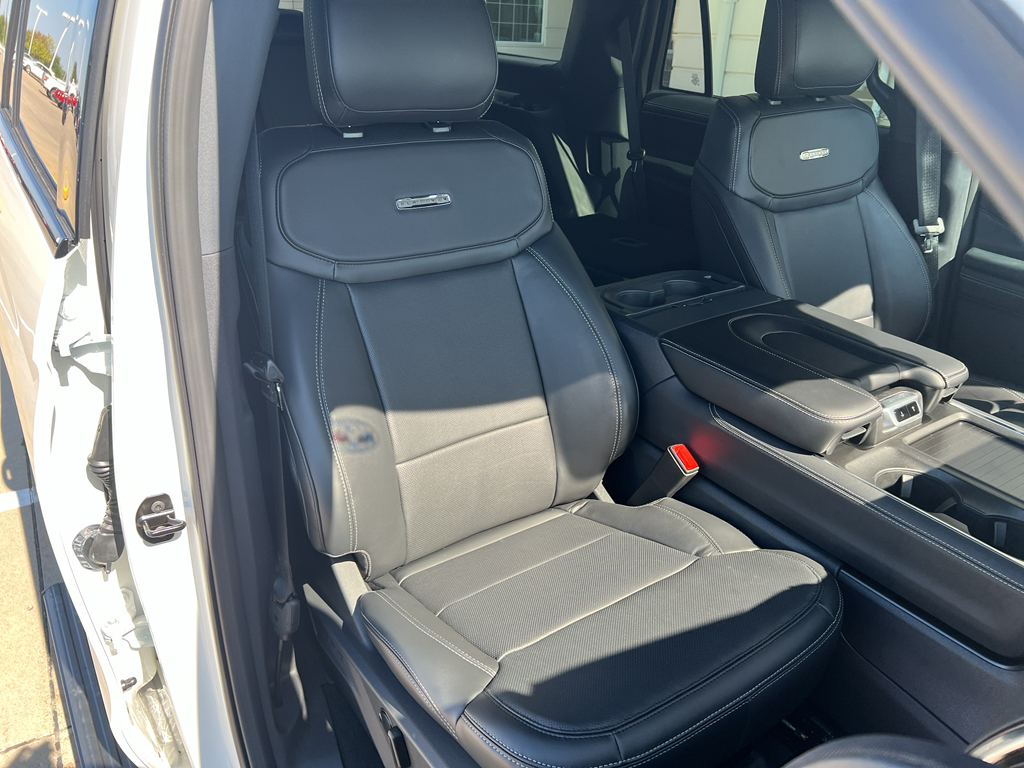 2025 Ford Expedition Platinum photo 29