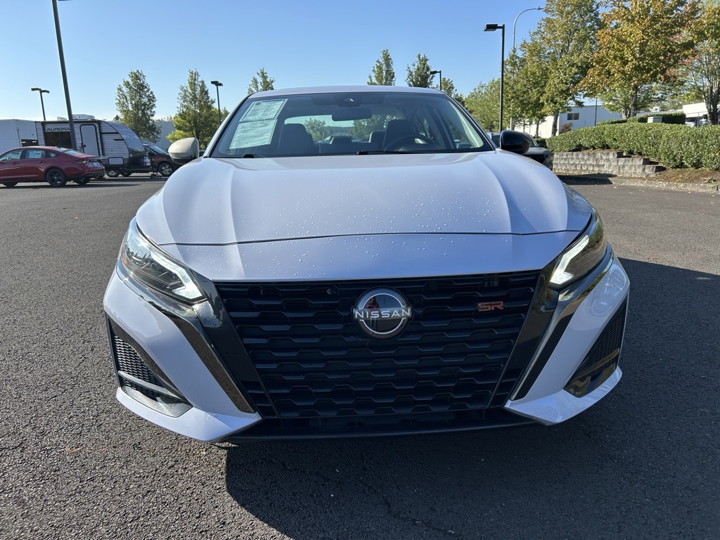 2024 Nissan Altima 2.5 SR photo 3