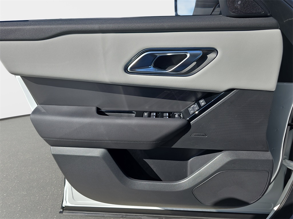 2026 Land Rover Range Rover Velar S photo 23