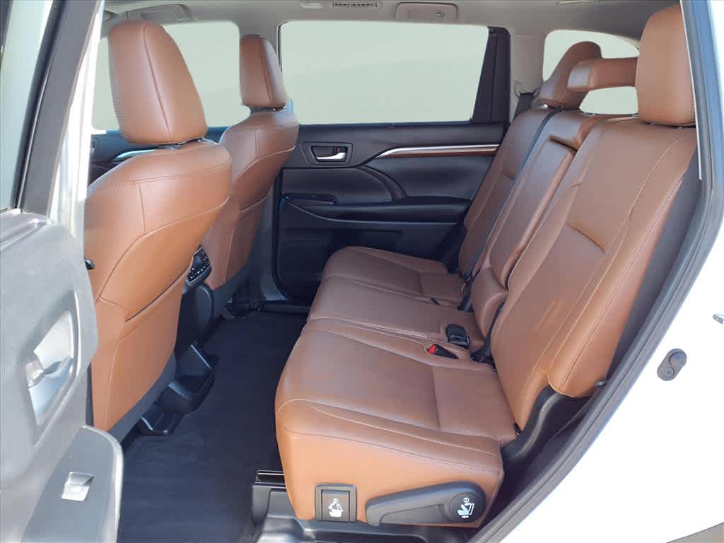 2019 Toyota Highlander Limited photo 20